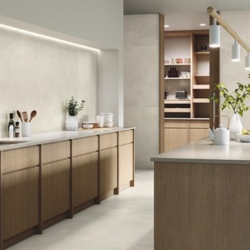 Unik Ivory Pulido 260 x 120 cm. Pavimento Unik Ivory Mate 120 x 120 cm.