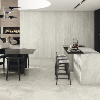 Venice  Grigio Natural 120x260 cm. Bamboo Vermont Cedar 30x90 cm. Pavimento Florence Grigio 120x120 cm.