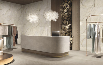 Revestimiento Diamonds Amber Champagne Glitter 120 x 280 cm. Pavimento Ferriere Faggio 20 x 120 cm.