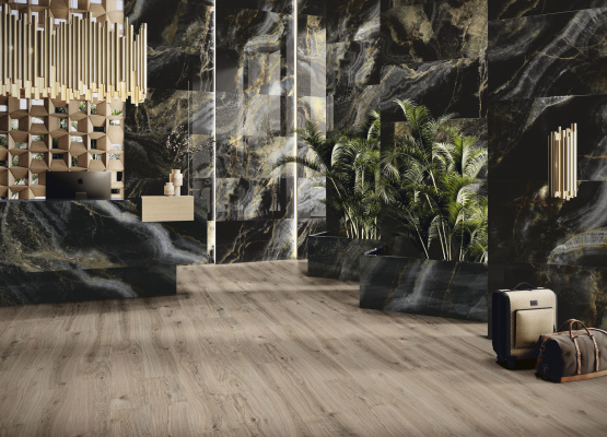 Revestimiento Diamonds Golden Eye Glitter 60 x 120 cm. Pavimento Sequoya Oak 20x120 cm.